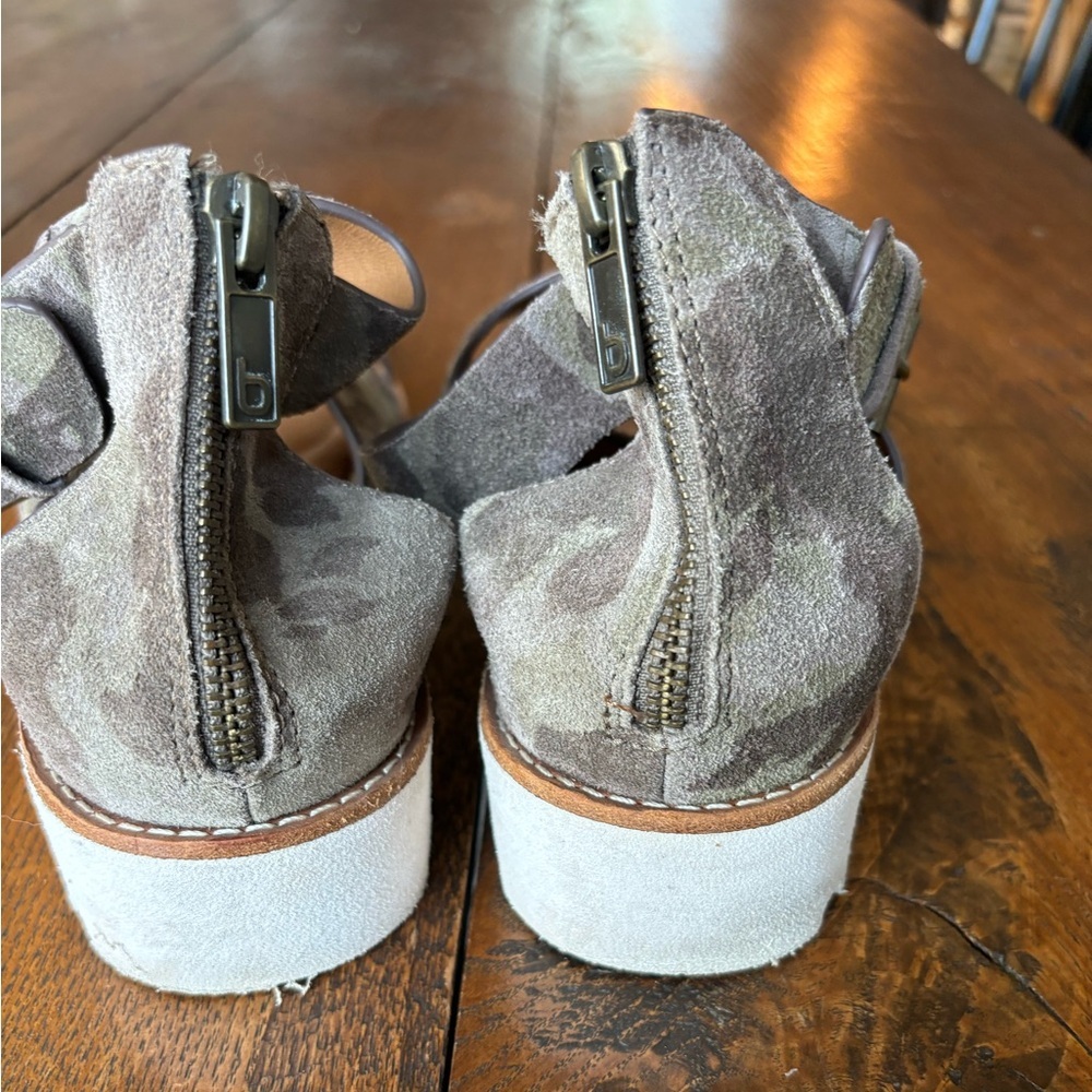Bionica Women's Dania Sandal. Olive Camouflage Camo. Straps Back Zip. Size 9 - Picture 7 of 12